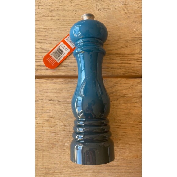 Le Creuset Acrylic Classic Manual Pepper Mill 8 in Deep Teal NEW - Picture 8 of 8
